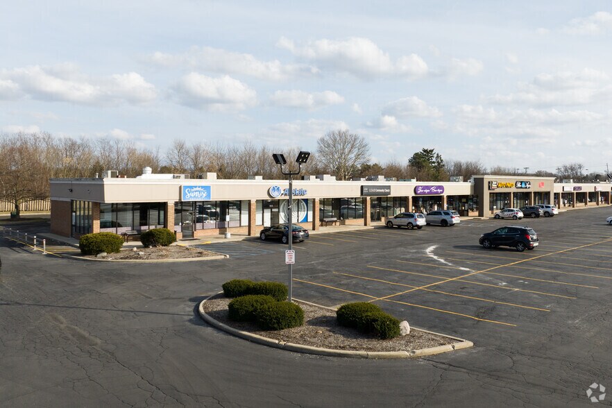 More Photos Of 1855 S Reynolds Rd, Toledo Freestanding For Lease