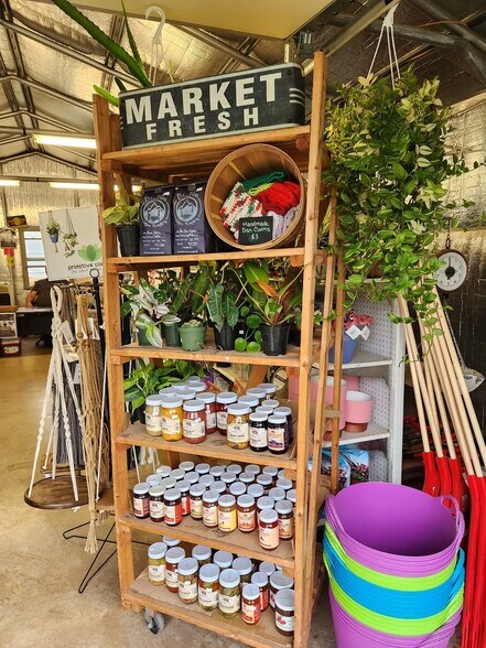 More Photos Of 1814 Iron Bridge Rd, Hustontown Contractor Storage Yard For Sale