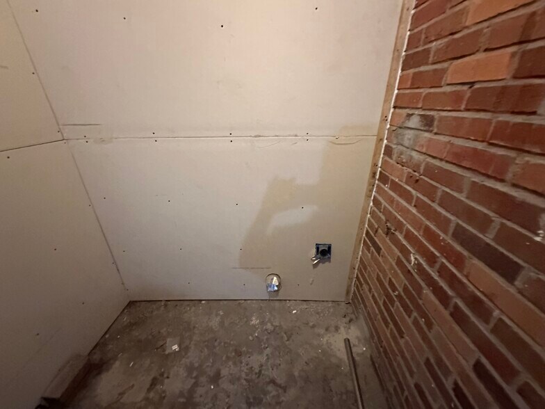 More Photos Of 3818 Summer Ave, Memphis Freestanding For Sale