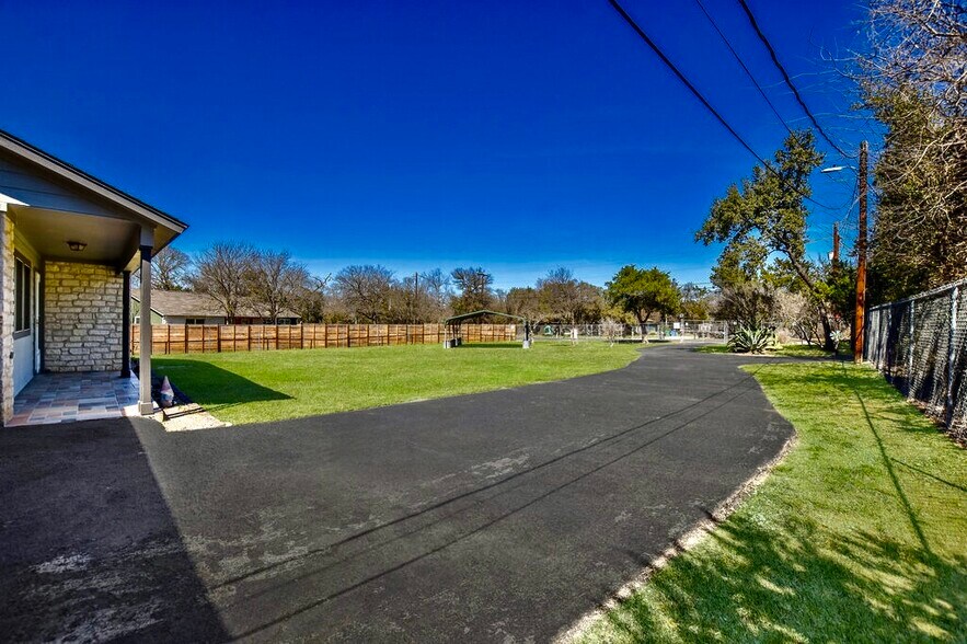 More Photos Of 16001 Awalt Dr, Austin Office For Sale
