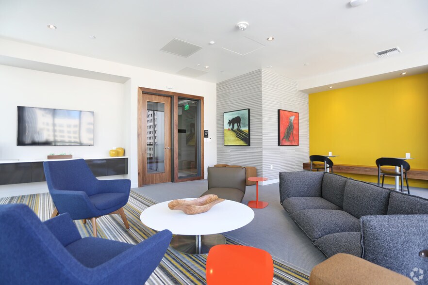 More Photos Of 1430 2nd Ave, Seattle Apartments For Lease
