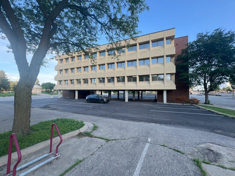 More Photos Of 300 3rd Ave SE, Rochester Medical For Sale