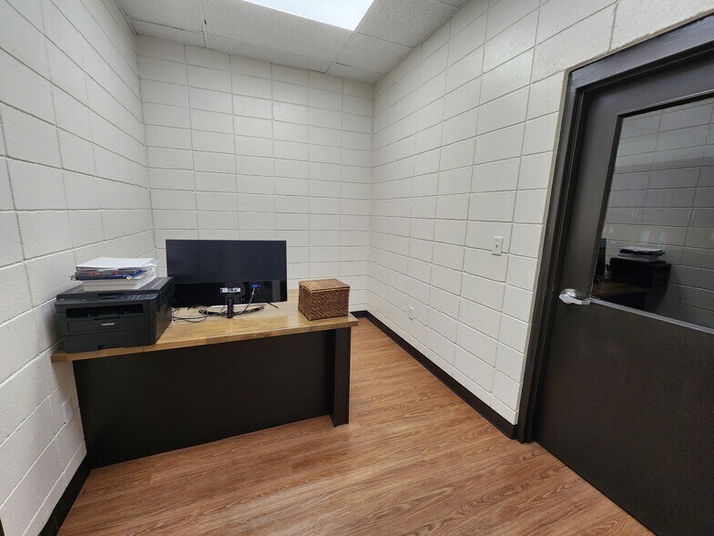 More Photos Of 501 Howell Rd, Greenville Office For Lease