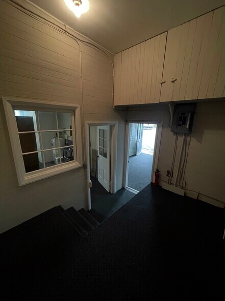 More Photos Of 249 Railroad Ave, Bird In Hand Self Storage For Lease