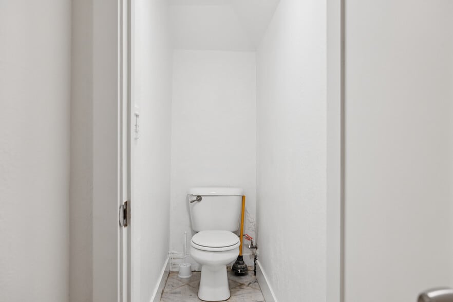 More Photos Of 250 Red Hill Ave, San Anselmo Apartments For Sale