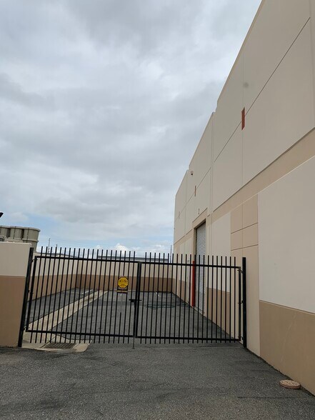 More Photos Of 3468 Webster Ave, Perris Manufacturing For Lease
