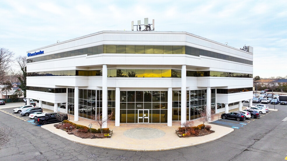 More Photos Of 611 River Dr, Elmwood Park Office For Sale