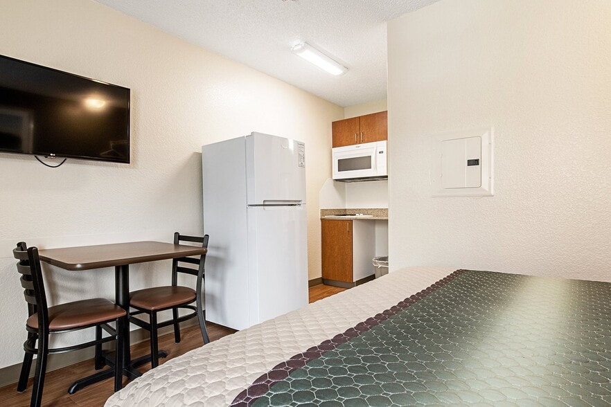 More Photos Of 2101 N Meridian, Puyallup Hospitality For Sale
