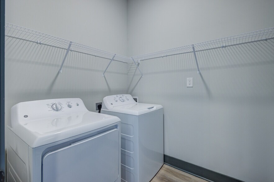 More Photos Of 352 S Walker St, Cary Apartments For Lease