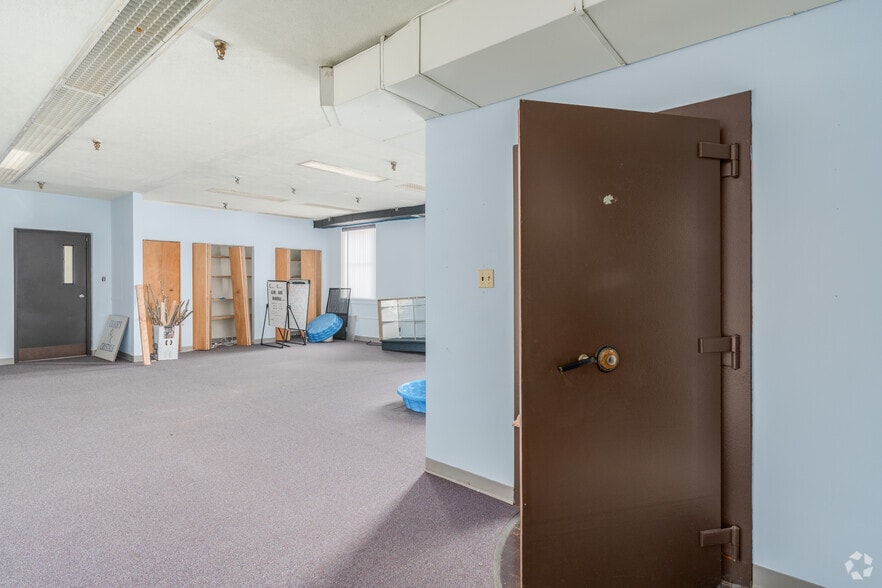 More Photos Of 600 S Poplar St, Hazleton Service For Lease