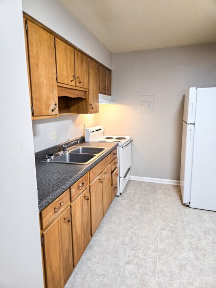 More Photos Of 3201 Commander Dr, Louisville Apartments For Sale