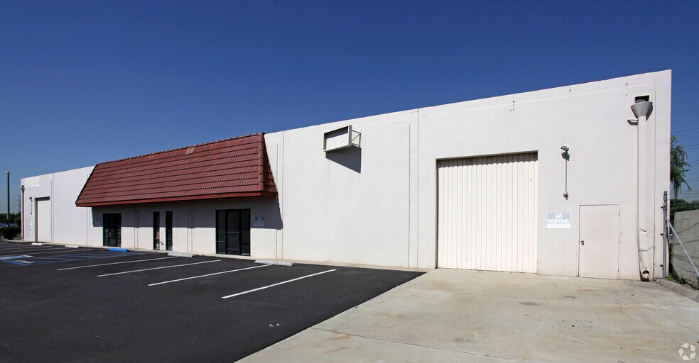 More Photos Of 1425 N Manzanita St, Orange Manufacturing For Sale