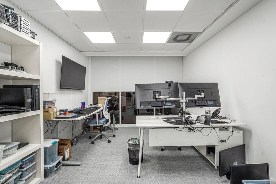 More Photos Of 1110 Brickell Ave, Miami Office For Sale