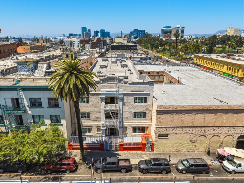 Primary Photo Of 711 S westlake Ave, Los Angeles Apartments For Sale