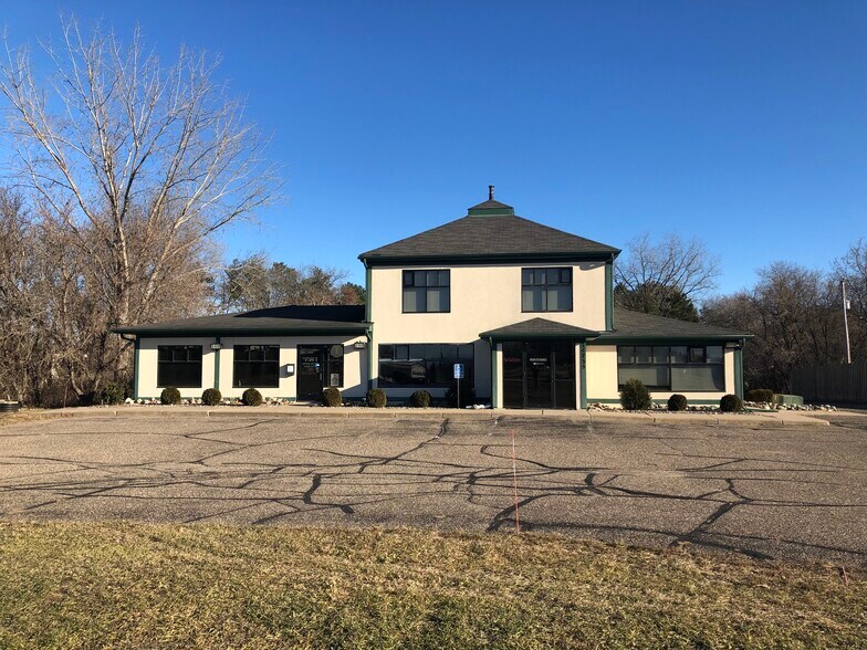More Photos Of 14735 NE Highway 65 St, Andover Office For Sale