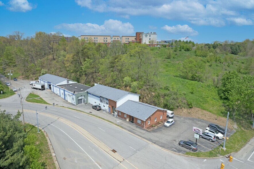 Primary Photo Of 203 Hershinger Rd, Coraopolis Office For Sale