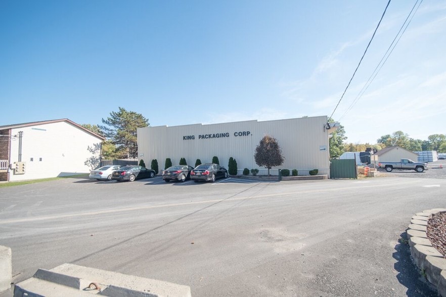 Primary Photo Of 706-708 Kings Rd, Schenectady Coworking Space