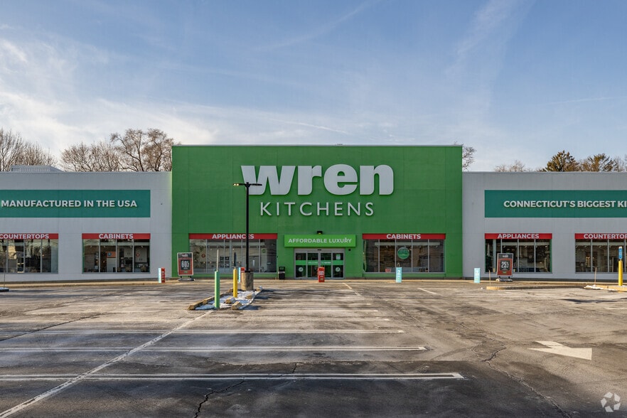 More Photos Of 1522 Boston Post Rd, Milford Freestanding For Lease