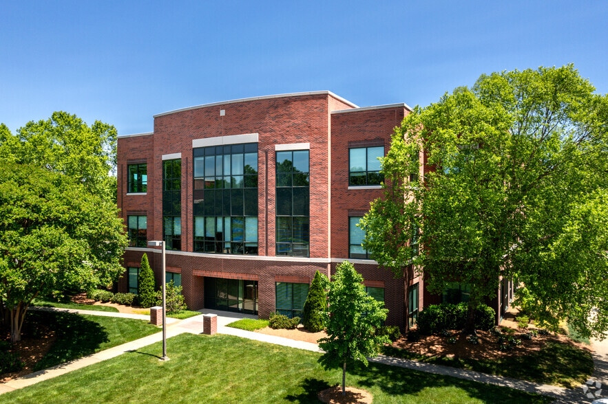 More Photos Of 9930 Kincey Ave, Huntersville Medical For Lease