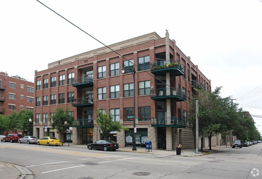Primary Photo Of 932-940 W Madison St, Chicago Apartments For Sale