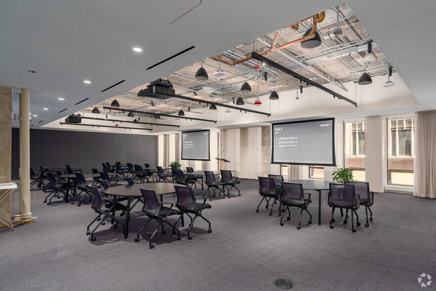 More Photos Of 311 W Monroe St, Chicago Coworking Space
