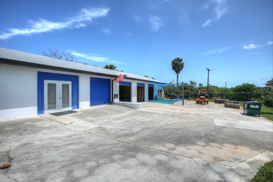 More Photos Of 6820 Woodmere Rd, Sebastian Light Distribution For Sale