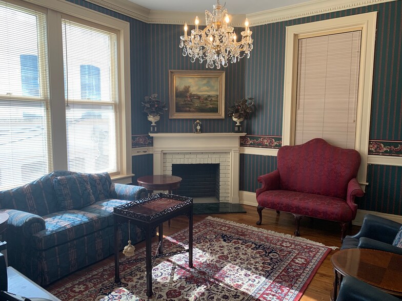 More Photos Of 250 E Park Ave, Lake Wales Office For Lease