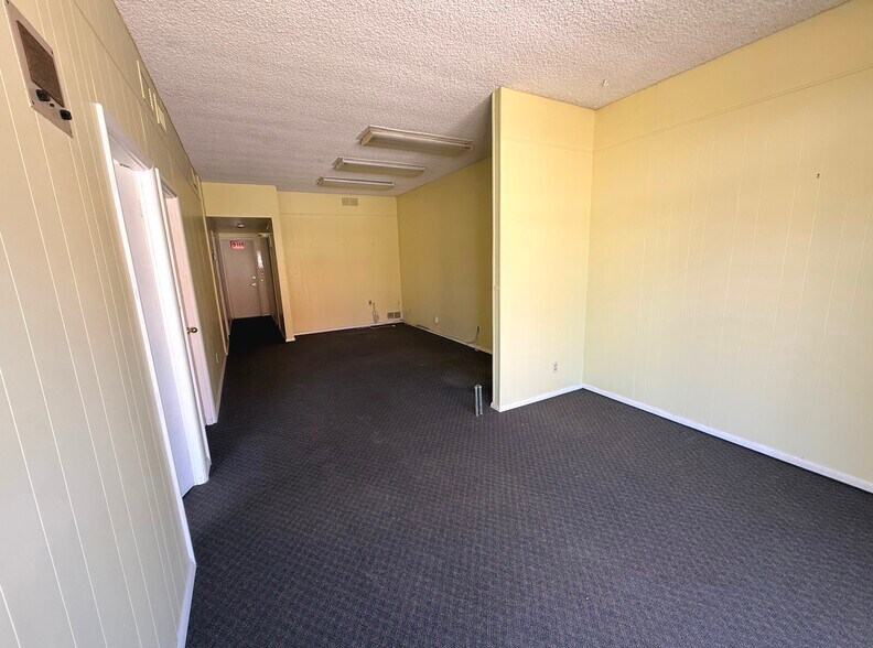 More Photos Of 430 Oakridge Blvd, Daytona Beach Office For Sale