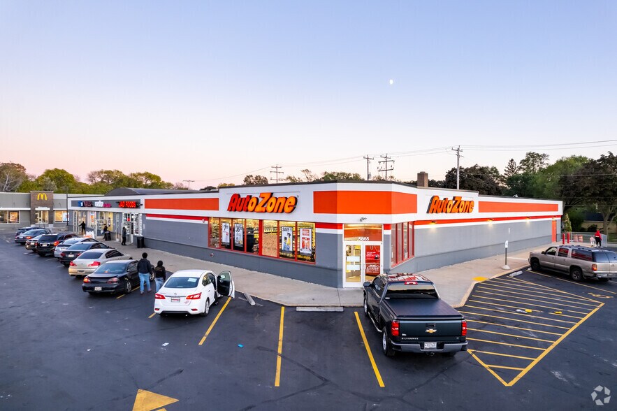 Primary Photo Of 5821-5835 W Silver Spring Dr, Milwaukee Unknown For Lease