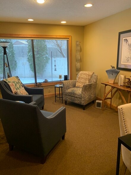 More Photos Of 4141 Old Sibley Memorial Hwy, Eagan Office For Sale