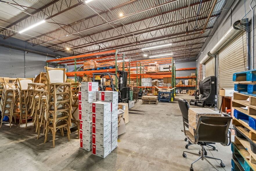 More Photos Of 3667-3691 46th Ave N, Saint Petersburg Warehouse For Sale