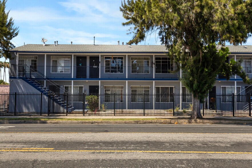 More Photos Of 3101 W 48th St, Los Angeles Apartments For Sale