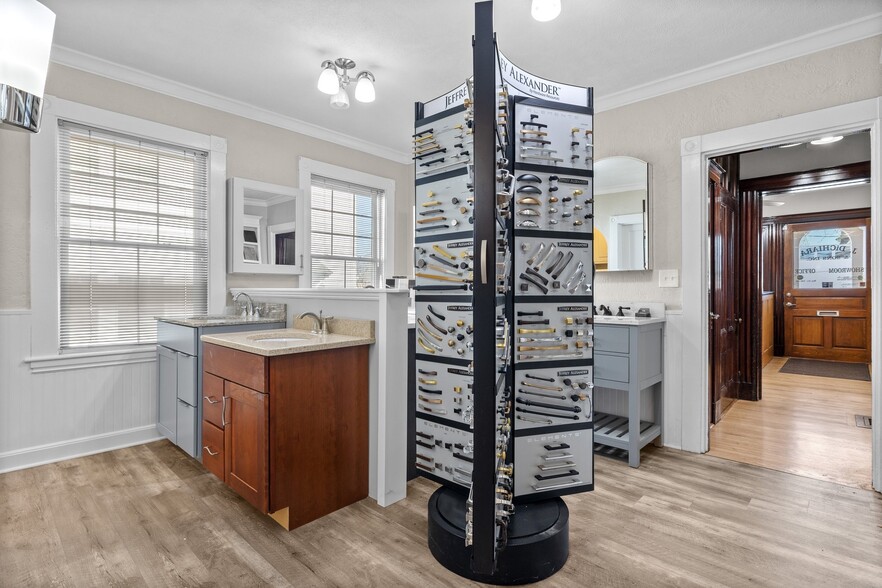 More Photos Of 327 Central St, Saugus Office For Sale