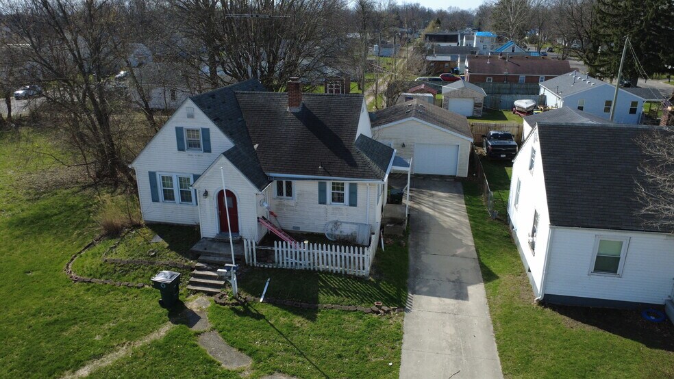 More Photos Of 3401 E Memorial Dr, Muncie Storefront For Sale