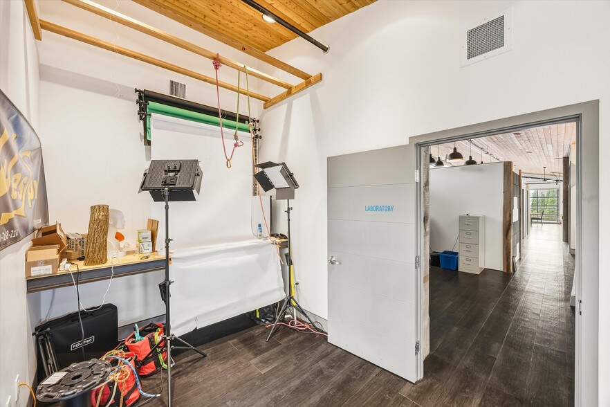 More Photos Of 1600 Carolina St, Bellingham Industrial For Sale