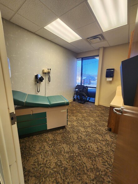 More Photos Of 8400 Northrun Medical Dr, Mechanicsville Office For Lease