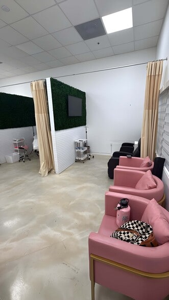 More Photos Of 14253 SW 42nd St, Miami Restaurant For Lease
