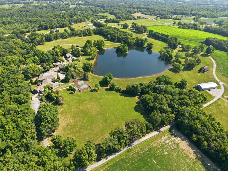More Photos Of 1461 Highway EE, Winfield Specialty For Sale