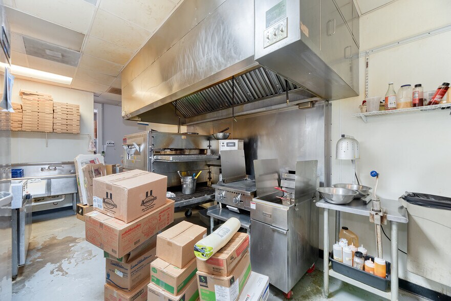 More Photos Of 100 Colingwood Ln, Kill Devil Hills Restaurant For Sale