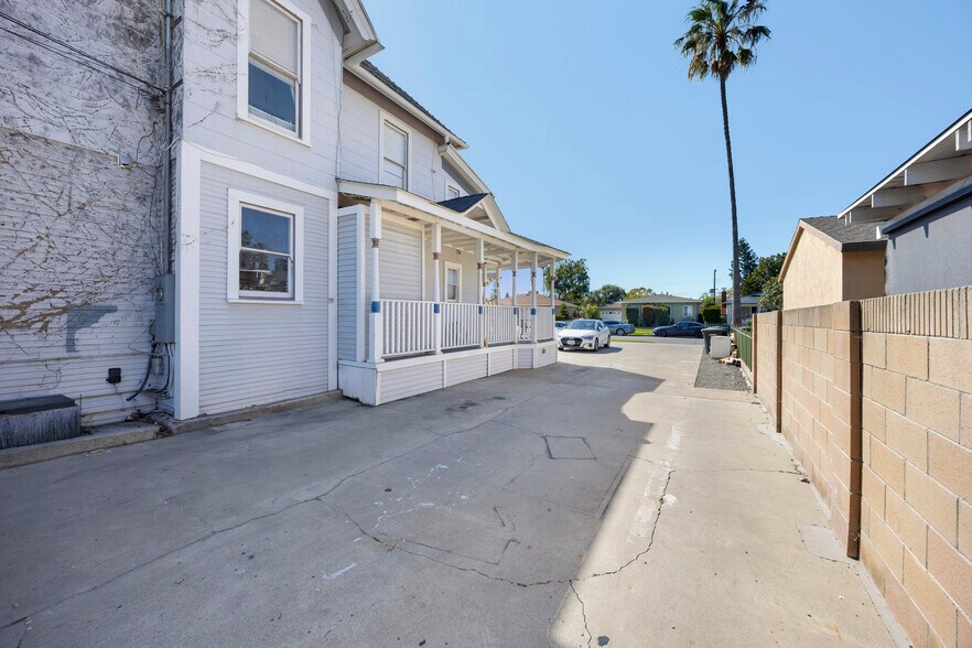More Photos Of 461 N Citrus St, Orange Apartments For Sale