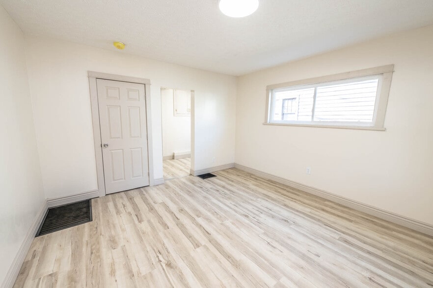 More Photos Of 128 E Bruce Ave, Dayton Multifamily For Sale