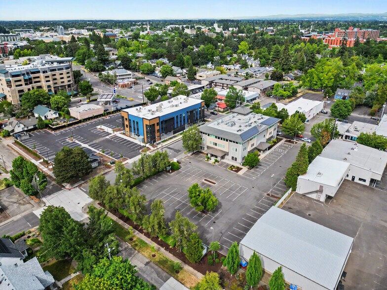 More Photos Of 925-935 Commercial St SE, Salem Medical For Sale