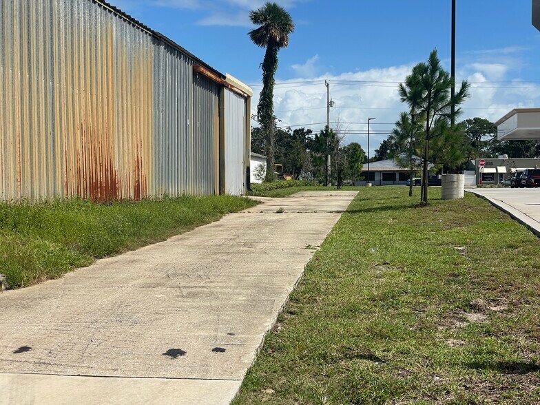 More Photos Of 115 Whetzel St, Edgewater Warehouse For Lease