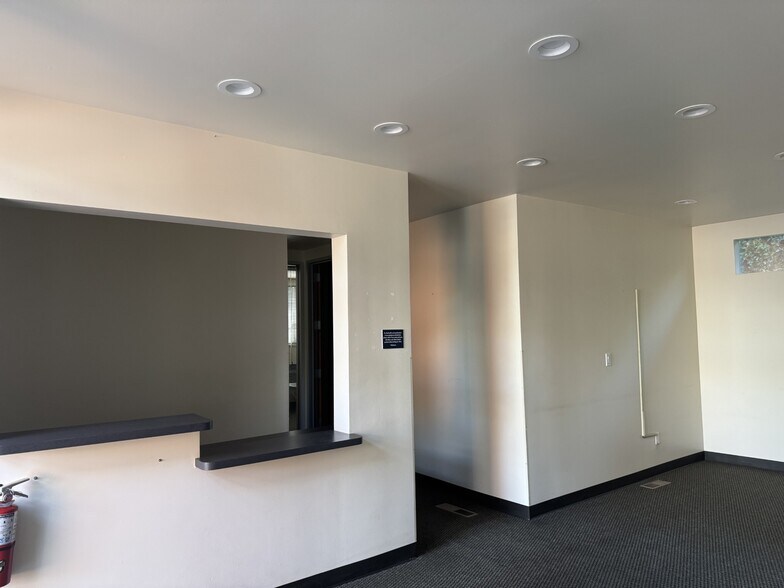 More Photos Of 80 Arch St, Redwood City Medical For Sale