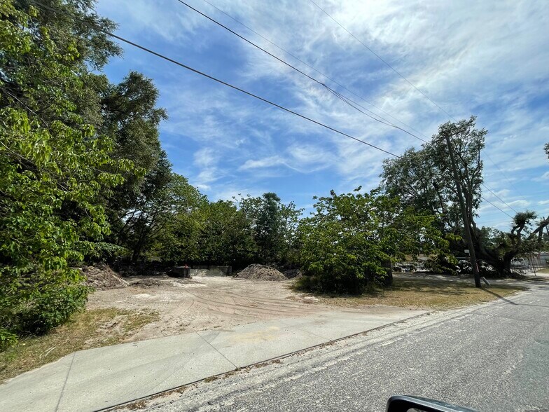 More Photos Of 14040 SE 162nd Pl, Weirsdale Light Manufacturing For Sale