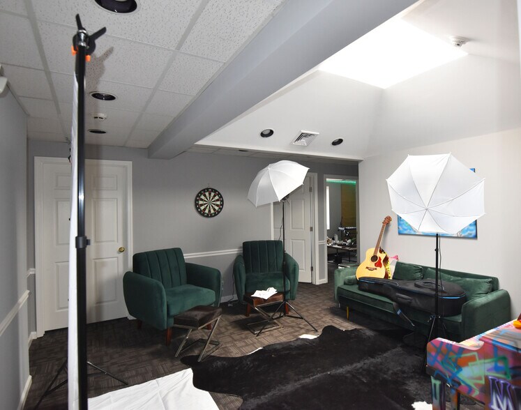 More Photos Of 511 Fairground Ct, Nashville Office For Lease
