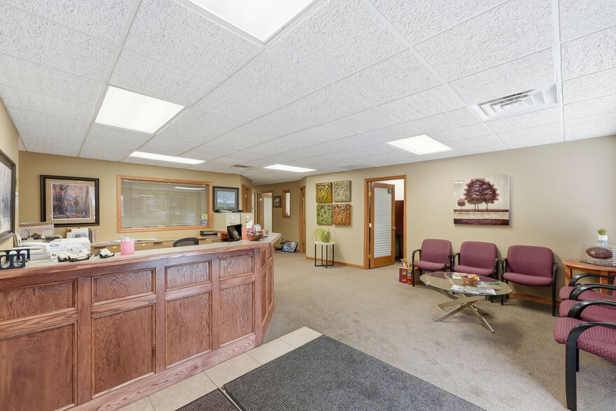 More Photos Of 251 8th St NW, Elk River Office For Sale