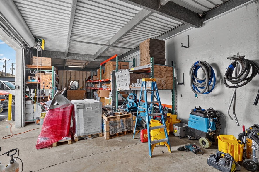 More Photos Of 945 W 15th St, Riviera Beach Warehouse For Sale