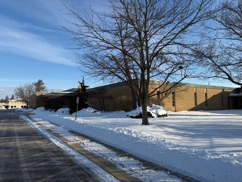 Primary Photo Of 2960 W Enon Rd, Xenia Flex For Lease