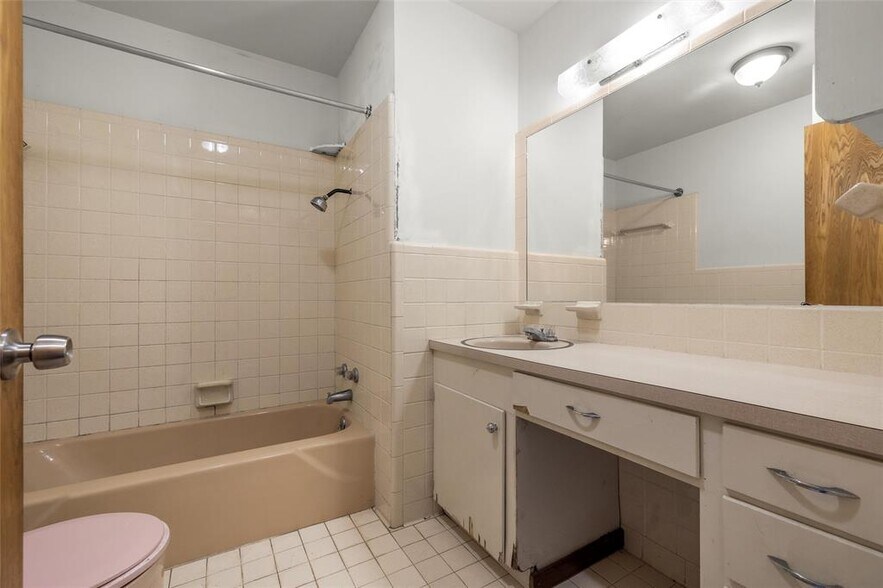 More Photos Of 24503 Ranch Road 12, Dripping Springs Office For Sale